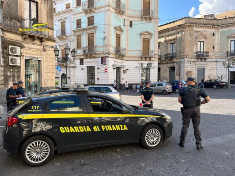 Guardia di Finanza: beccati due alla guida senza patente, 10 veicoli senza assicurazione sequestrati nel catenese