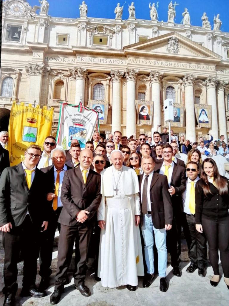 Salina: si rinnova la tradizionale processione a mare per la festa di San Gaetano, i fratelli Giuseppe e Andrea Restifo protagonisti  FOTO