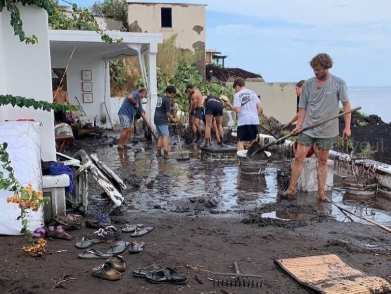 Stromboli: la pioggia ha causato danni per 10 mln di euro, le parole del sindaco FOTO