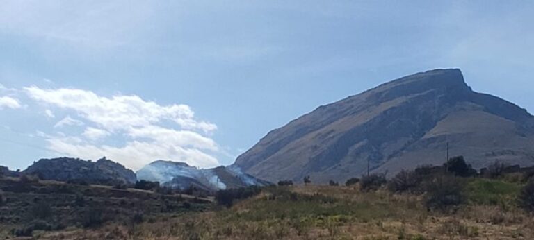 Incendio Termini Imerese: brucia contrada Cortevecchia FOTO