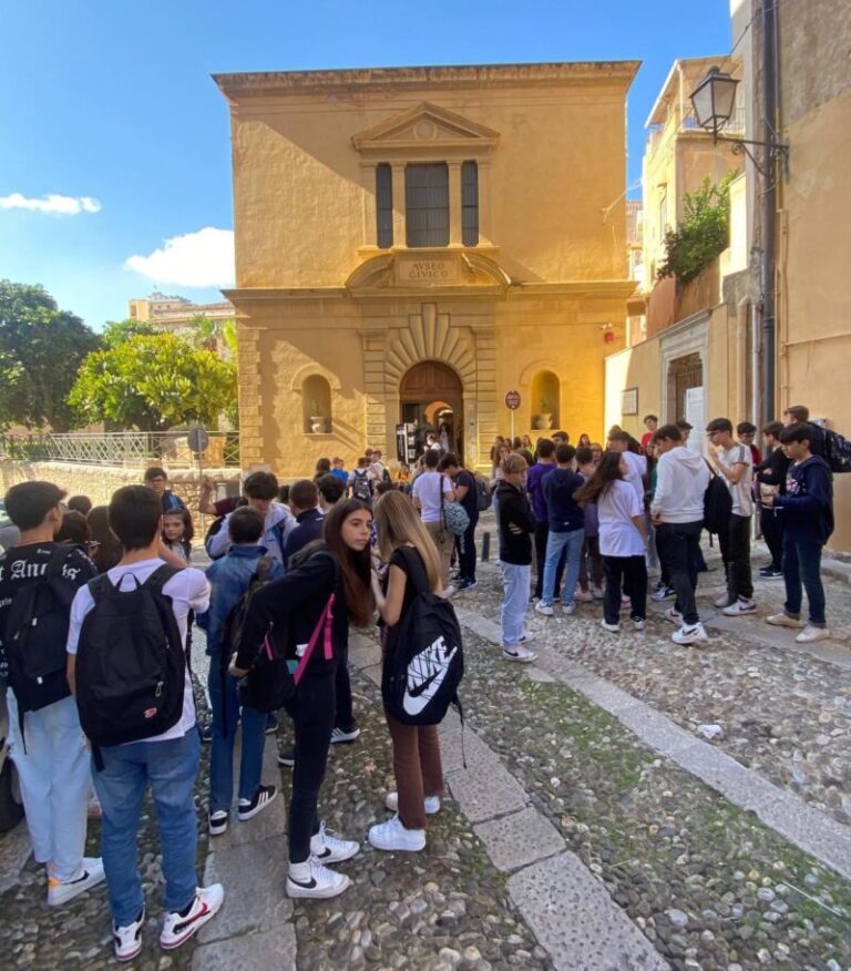 Termini Imerese: circa cento studenti del liceo scientifico “N.Palmeri” in visita al museo civico