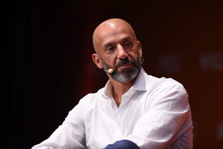 Gianluca Vialli: continua la sua guerra contro il cancro