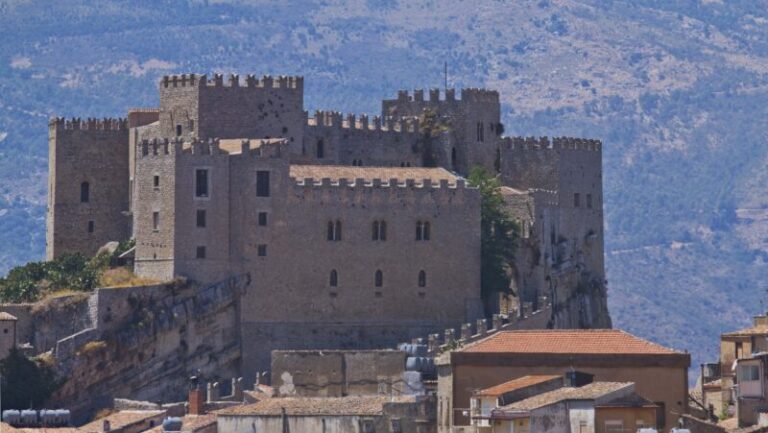 “Caccamo dolce Natale”: esposizione e vendita di dolci natalizi locali