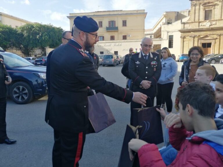 Scambio di auguri natalizi al comando legione carabinieri Sicilia