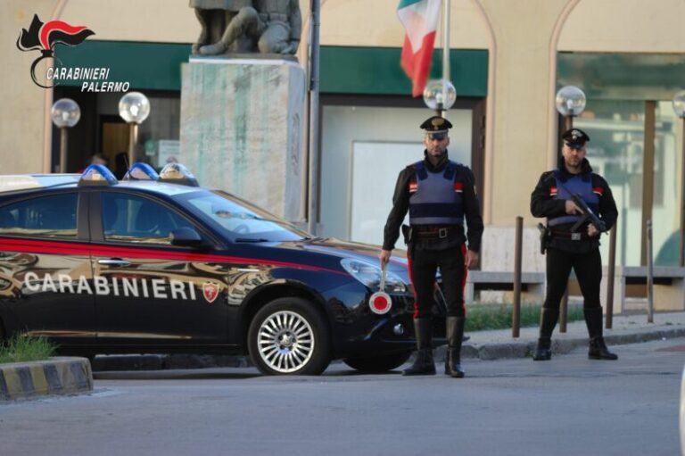 Palermo: bambina in crisi respiratoria pronto intervento dei carabinieri