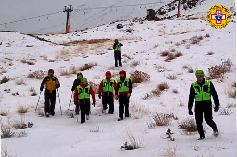 Escursionista disperso: recuperato e tratto in salvo dal Soccorso Alpino VIDEO