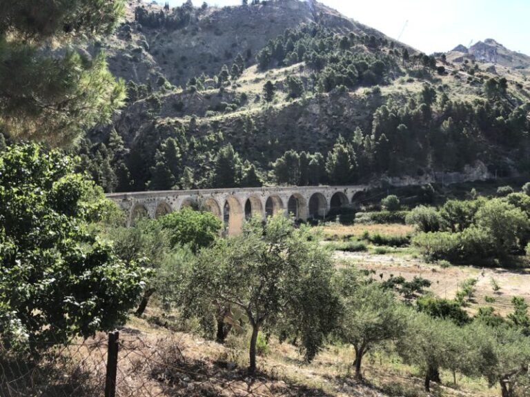 Crollo del ponte sul Sosio: sopralluogo del Genio civile