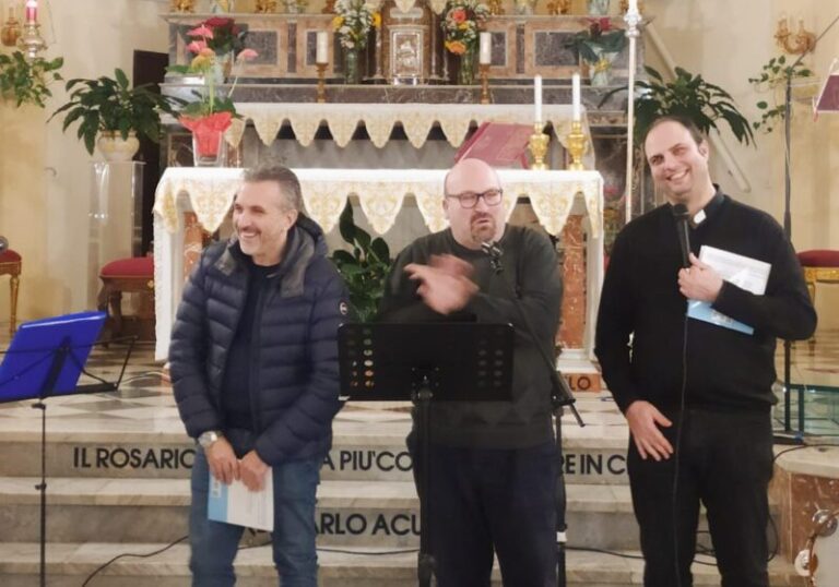 Cerda, don Massimiliano Turturici e gli “Scialacori” portano in scena ”Cunti e canti ri Natali”