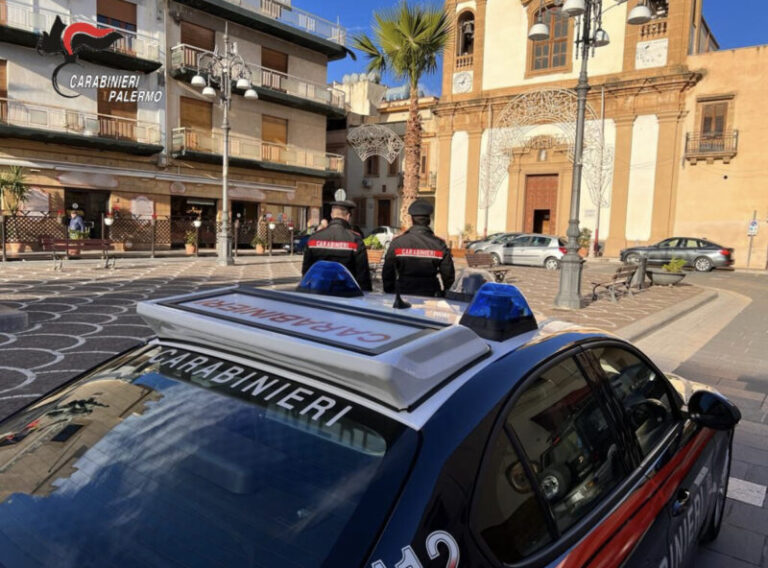 Casteldaccia: in contromano sullo scooter tentano di sfuggire ai Carabinieri ma vengono presi