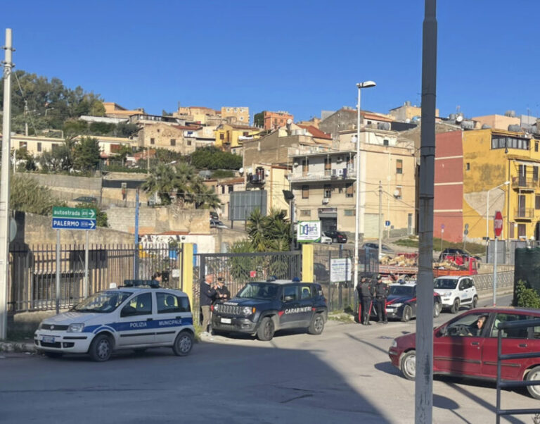 Controlli dei carabinieri a Termini Imerese: presente anche la Polizia Municipale