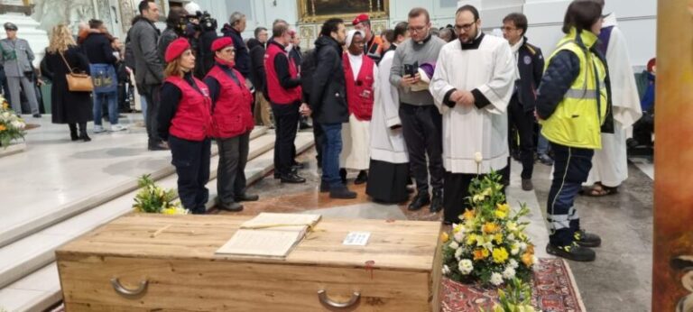 Ultimo saluto a Biagio Conte: oggi la celebrazione delle esequie LA DIRETTA