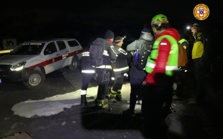 Paura per escursionisti dispersi: salvati dal soccorso Alpino sull’Etna