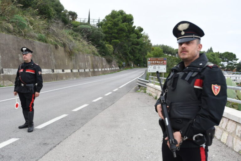 Furto in hotel a Isnello: arrestati due uomini e due donne