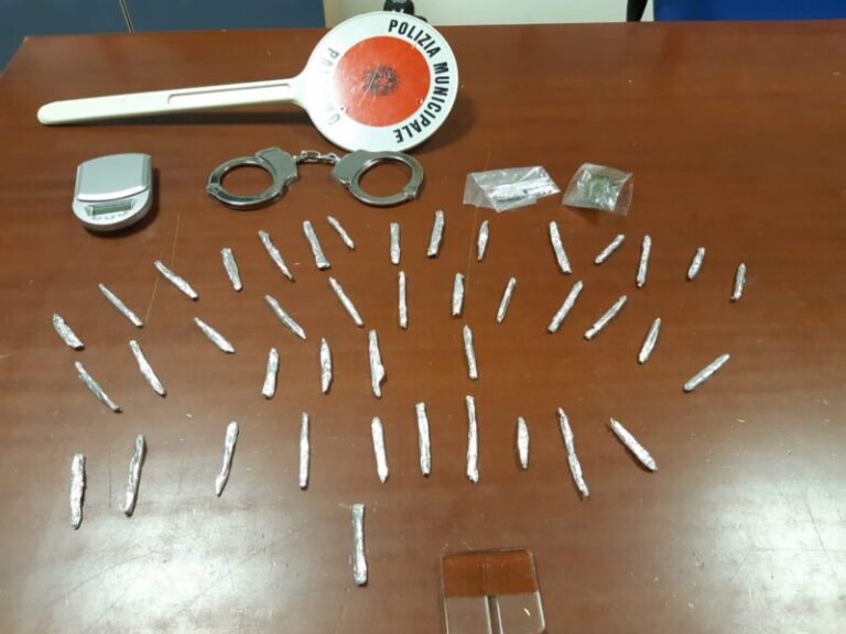 Spaccio di droga a Palermo: arrestato un ragazzo di 19 anni, era sottoposto a sorveglianza elettronica