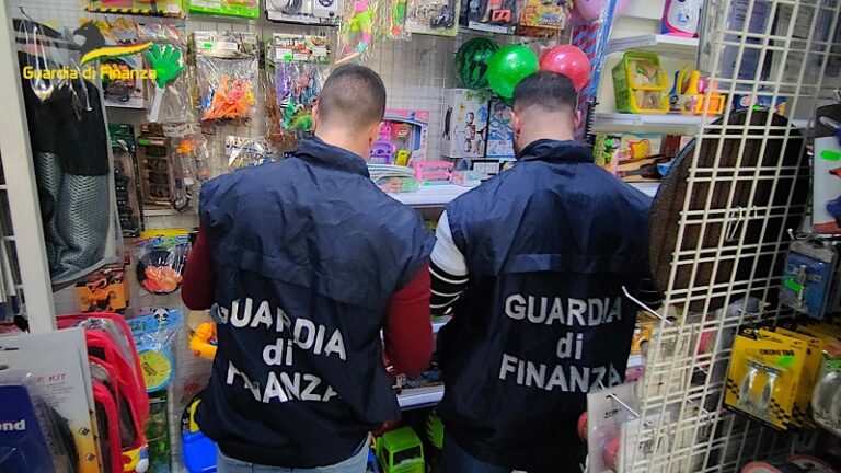 Guardia Finanza Sicilia: sequestrati oltre 50mila articoli non sicuri, denunciati imprenditori cinesi e italiani