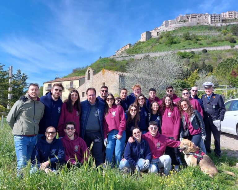 Gangi: alla passeggiata ecologica raccolti  dieci sacchi di rifiuti nelle periferie