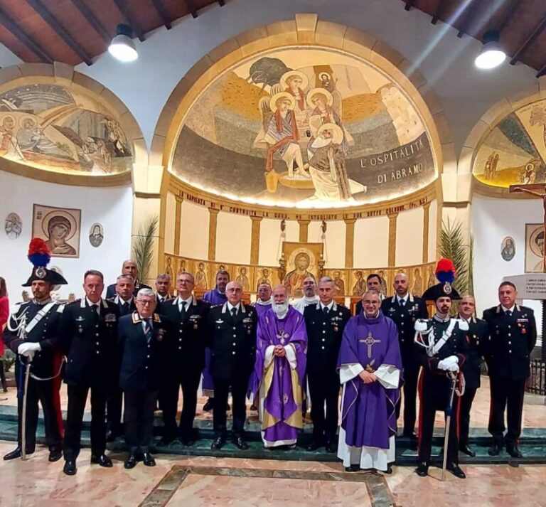 Una messa in preparazione alla Pasqua nella Missione Speranza e Carità di Biagio Conte