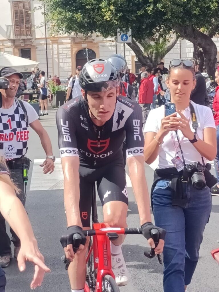 Giro di Sicilia: il vincitore della tappa conclusa a Termini Imerese è Joel Suter VIDEO