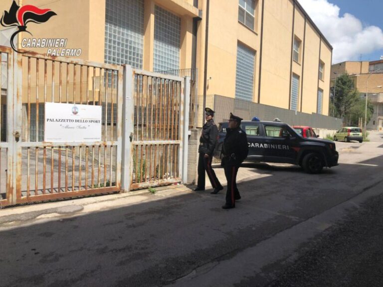 Controlli all’interno del palazzetto dello sport: carabinieri denunciano tre minori in provincia di Palermo