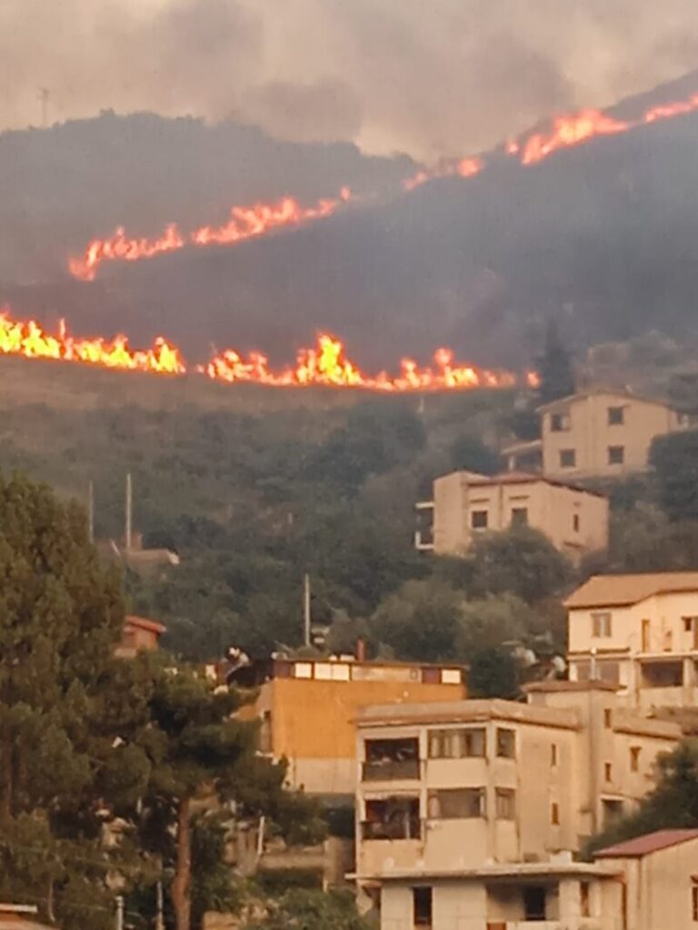 Grosso incendio a San Martino delle Scale: una donna è morta FOTO