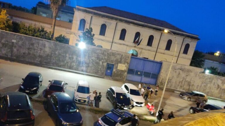 Momenti di tensione al carcere “A. Burrafato” di Termini Imerese: sul posto le forze dell’ordine FOTO