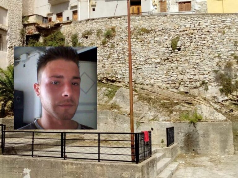 Termitano torna in ferie in città per rivedere la famiglia e ripulisce il quartiere Rocchicelle FOTO