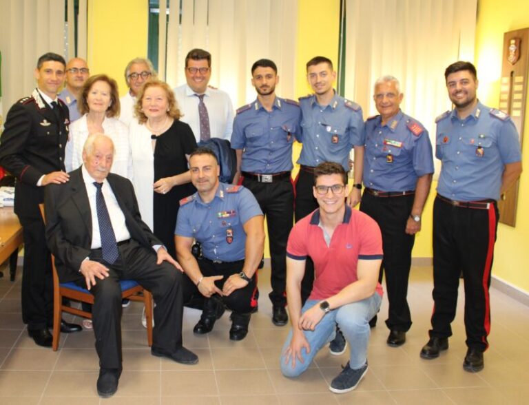 Il vice brigadiere Pietro Di Russo compie 102 anni e festeggia insieme ai colleghi carabinieri di Bagheria