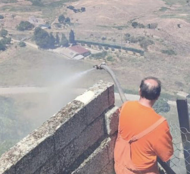 Incendio a Polizzi Generosa: squadre antincendio della Regione Siciliana al lavoro FOTO