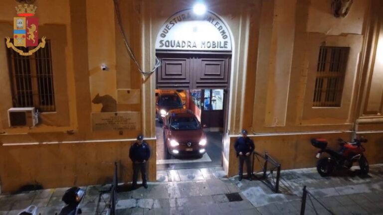 Polizia sgomina gruppo di rapinatori seriali a Palermo