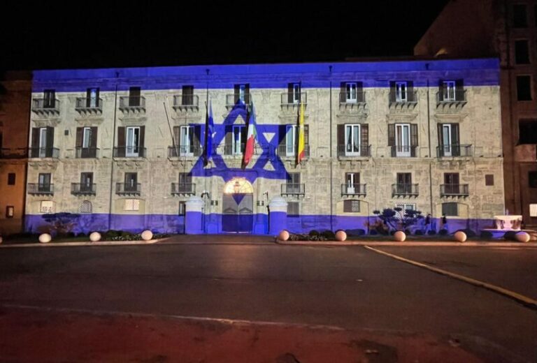 Solidarietà: a Palermo la bandiera di Israele proiettata sulla facciata di Palazzo d’Orléans