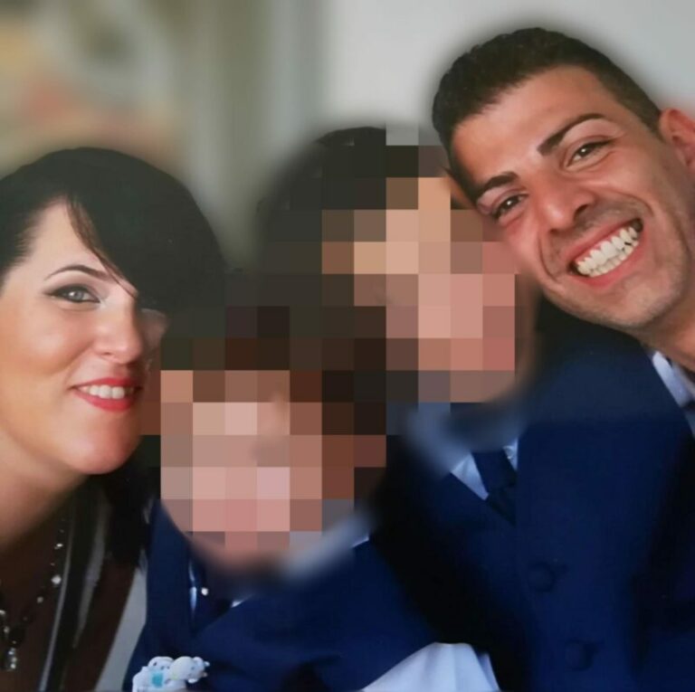 Famiglia distrutta in terribile incidente: morti madre e padre, gravi i due piccoli