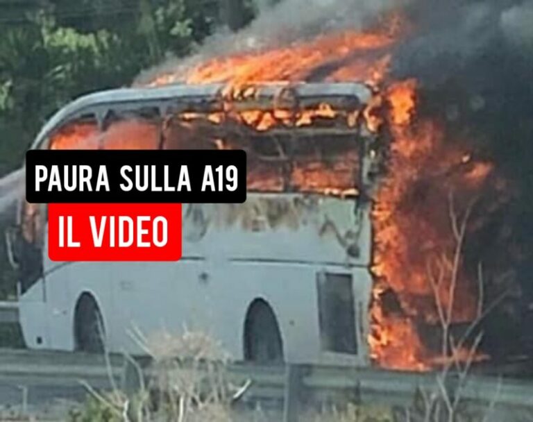 Pericoloso incendio sulla A19: pullman in fiamme, traffico bloccato VIDEO