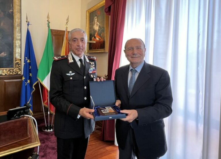 Il presidente della Regione Renato Schifani riceve il neo comandante dei carabinieri Sicilia Spina