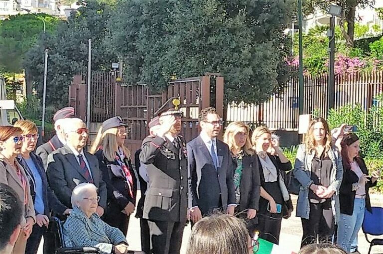 Gli studenti dell’ICS Morvillo di Monreale con i carabinieri per il ventesimo anniversario della strage di Nassiriya