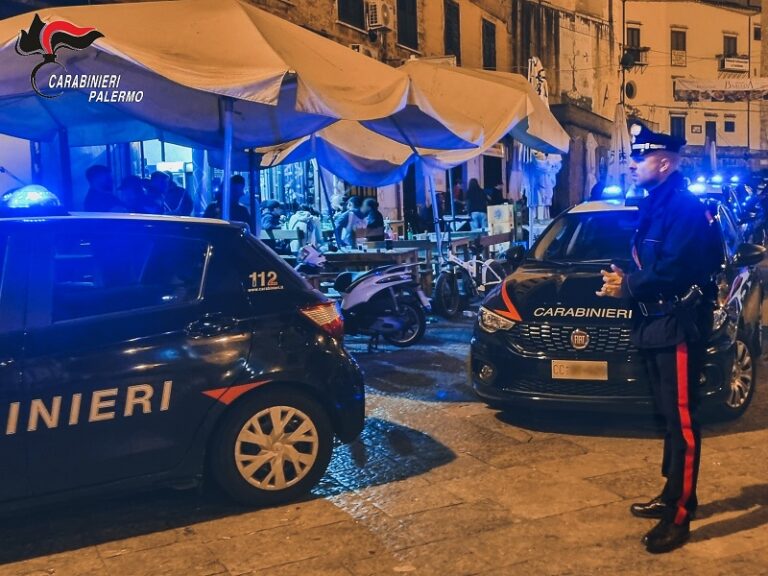 Rapina aggravata in pieno centro storico: in manette un palermitano