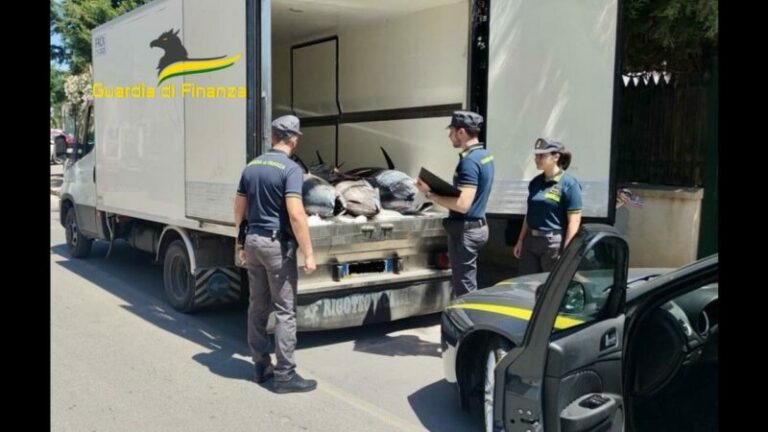 Provincia di Palermo: sequestrati dalla guardia di finanza 10 tonnellate di prodotti ittici non tracciati VIDEO
