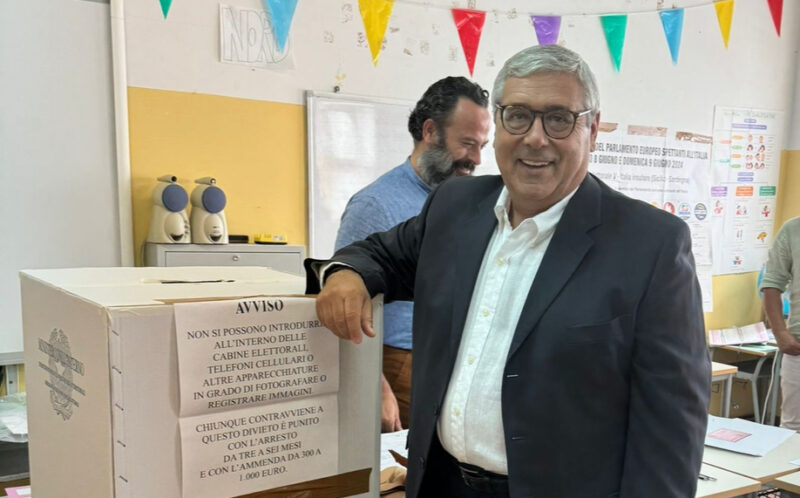 Totò Cuffaro torna a votare dopo 14 anni: “Grande emozione“