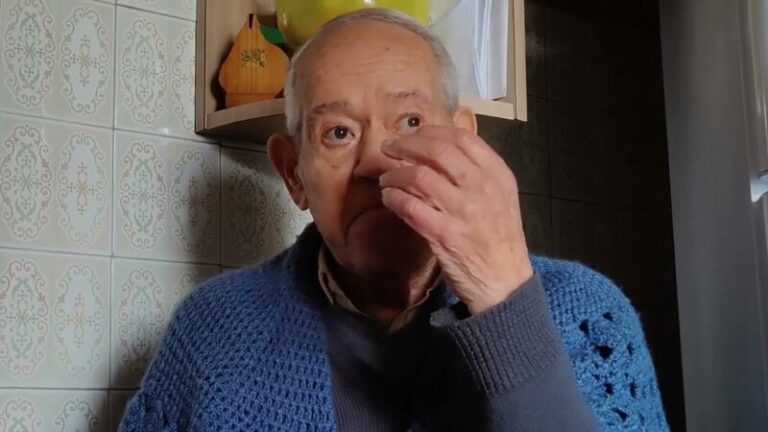 A 90 anni star del web: nonno Nino spopola con l’appello europeista contro le guerre