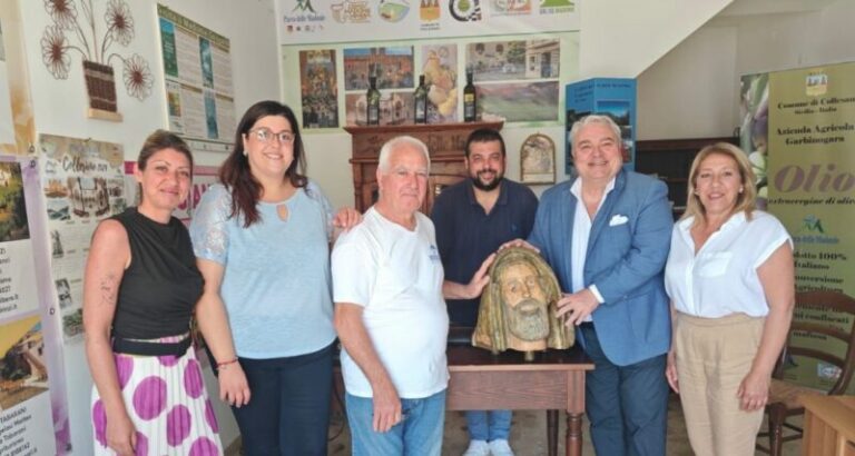 Parco delle Madonie: donata una scultura in legno di  Pasquale Mogavero, raffigurante il volto di fratel Biagio Conte