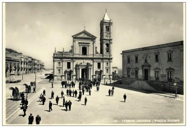 Termini Imerese: un orinatoio in piazza Duomo ed è subito “sciarra”