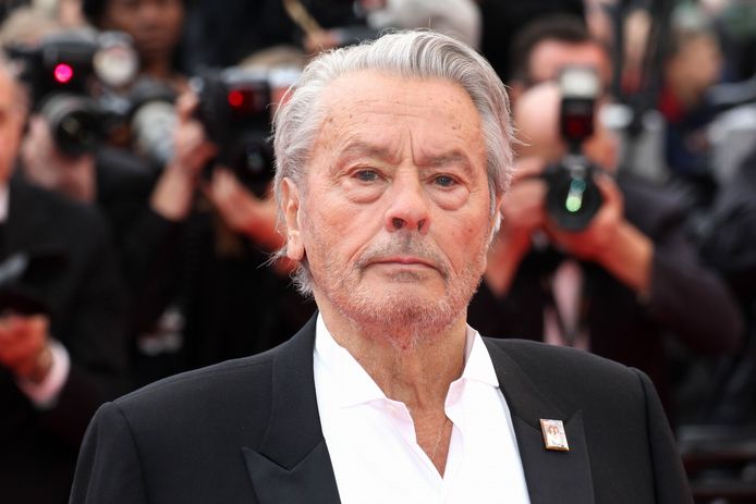 Muore l’icona del cinema: Alain Delon aveva 88 anni