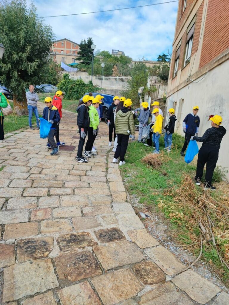 A Petralia Soprana “Puliamo il Mondo”: il comune e l’istituto comprensivo partecipano all’appuntamento di Legambiente