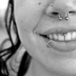 Cosa c’è dietro quei piercing “ribelli”?