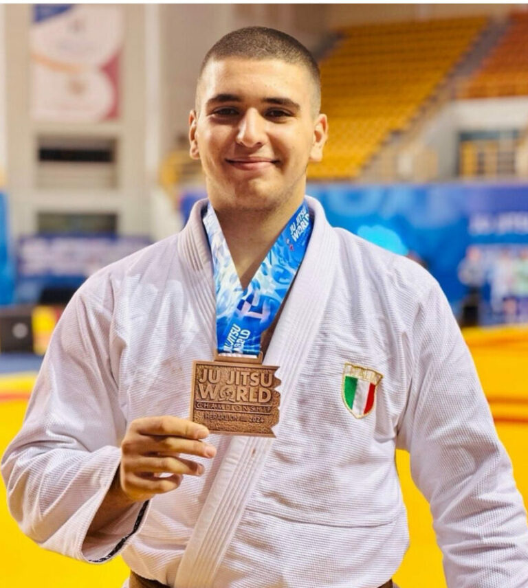 Il termitano Luca Rizzo è bronzo ai mondiali di Jujitsu 2024 a Creta