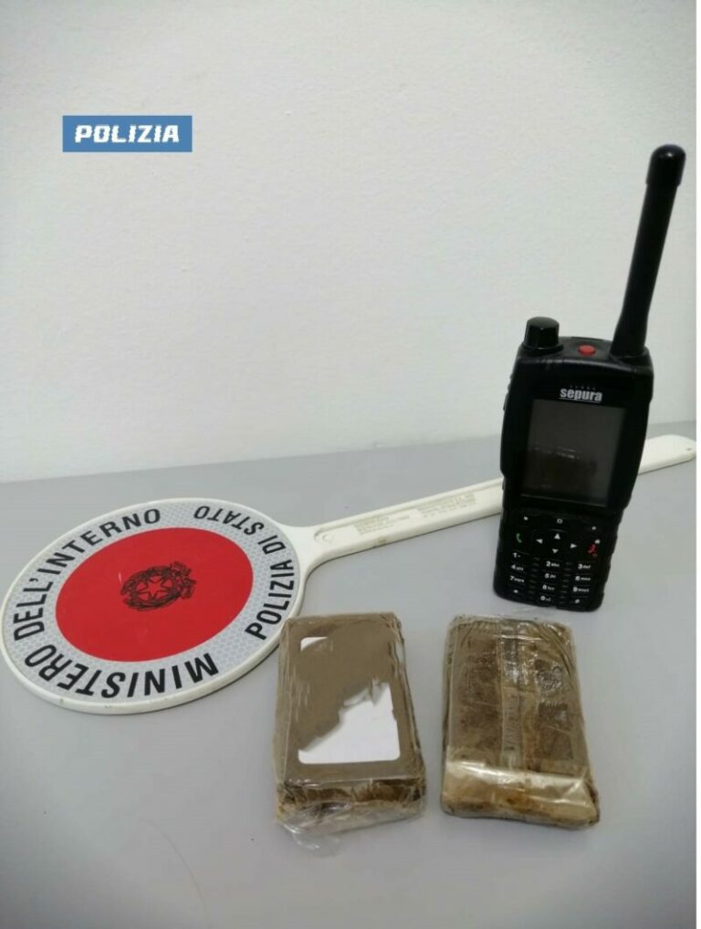 Droga Brancaccio: polizia arresta giovane sorpreso con 200 grammi di hashish