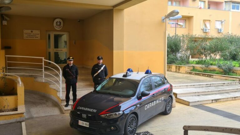 Controlli dei carabinieri a Palermo: settanta persone denunciate nel quartiere Zen