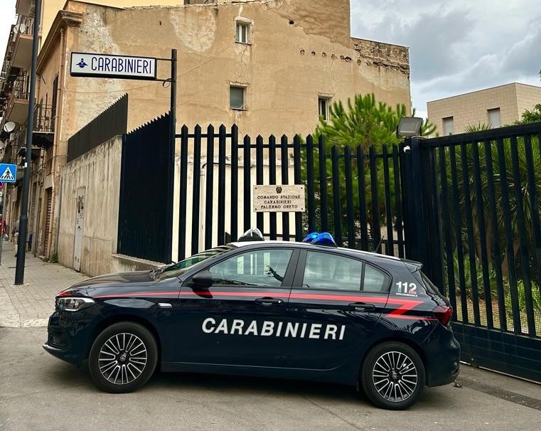 Palermo: estorsione aggravata, atti persecutori ai danni di un commerciate, quattro palermitani in manette