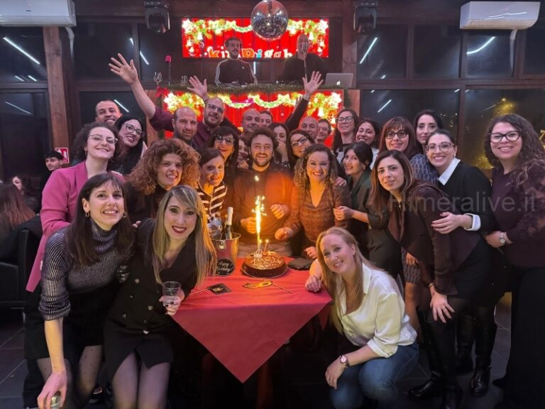 Caccamo: reunion del gruppo 1984 in un noto locale del borgo medievale FOTO